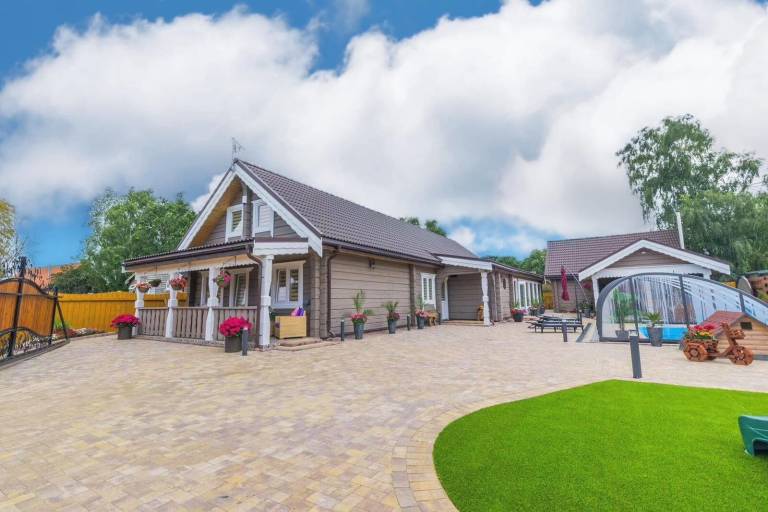 Villa Pentney
