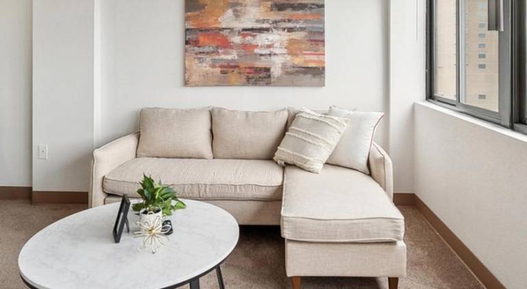 Apartment with pool | Perfect for remote work in Harrisburg, PA