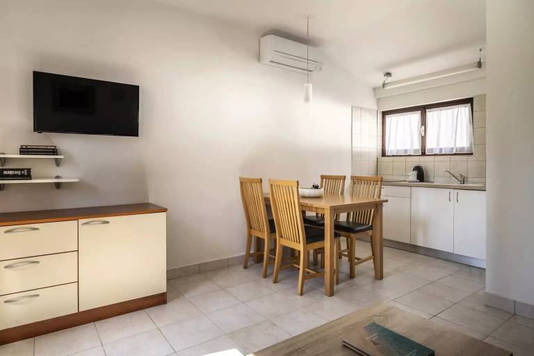 Apartment with 1 room for 4 persons — photo 2
