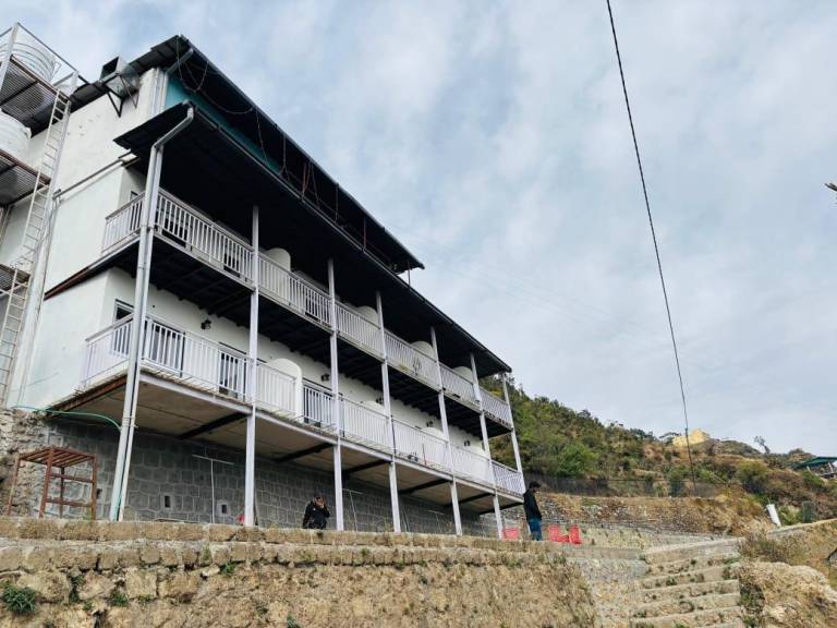 Beautiful rental apartment with terrace | Pets are welcome in Mussoorie