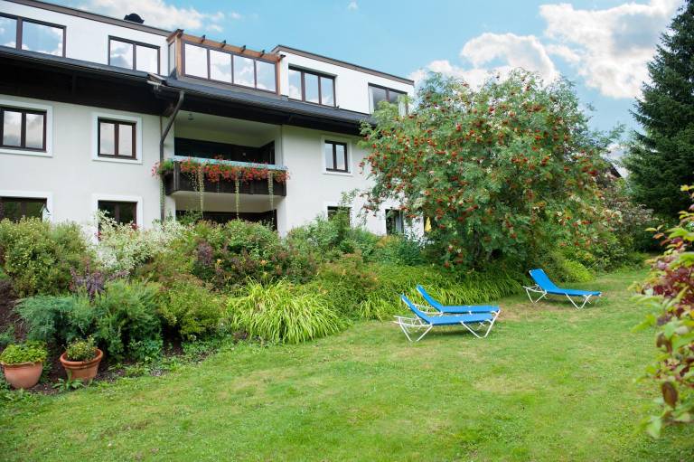 Holiday apartment with terrace, sauna & yard — photo 2