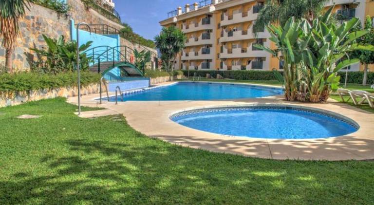 Holiday Apartment in Senorio de Aloha with Sea views — photo 5