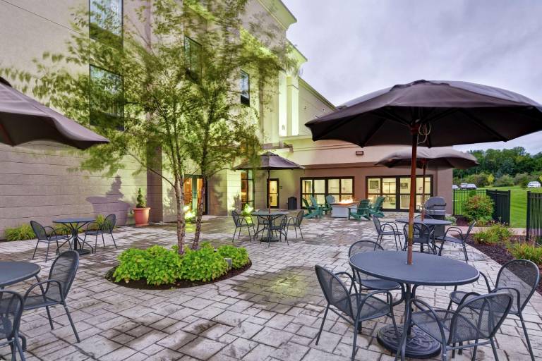 Hampton Inn & Suites New Hartford — photo 4