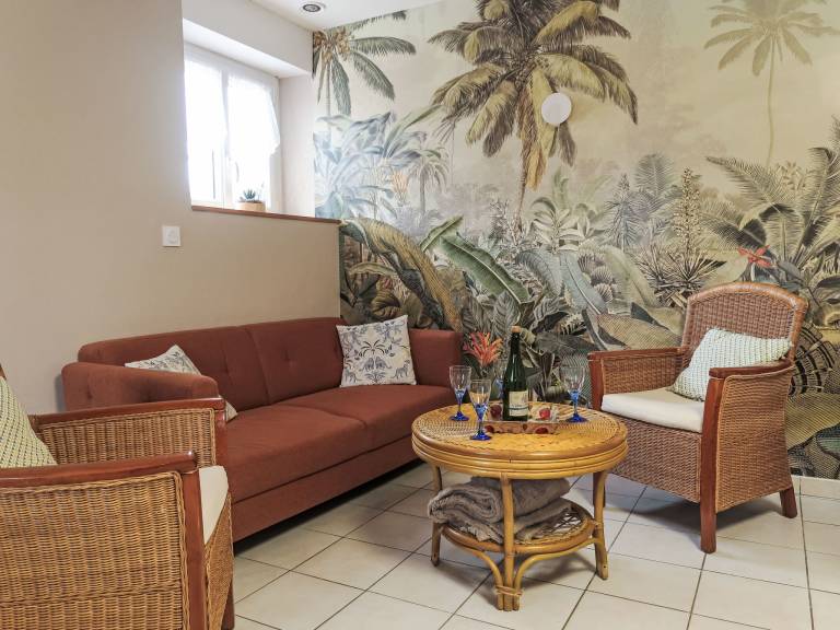 Vacation home with garden & patio — photo 3