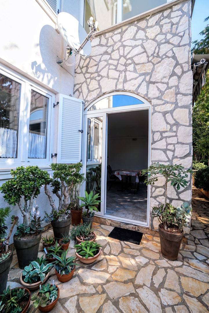 Holiday apartment with terrace — photo 3