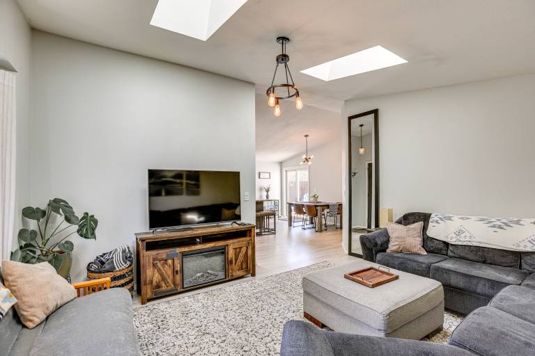 Family-Friendly Home w/ Fire Pit in Bend! — photo 5
