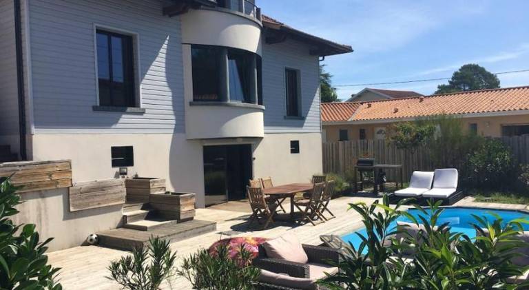 Villa with pool | Suitable for remote work | Pets are welcome in Biscarrosse