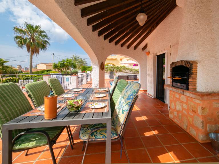 Fully equipped vacation home with private pool, terrace & barbeque | Pets are welcome — photo 4