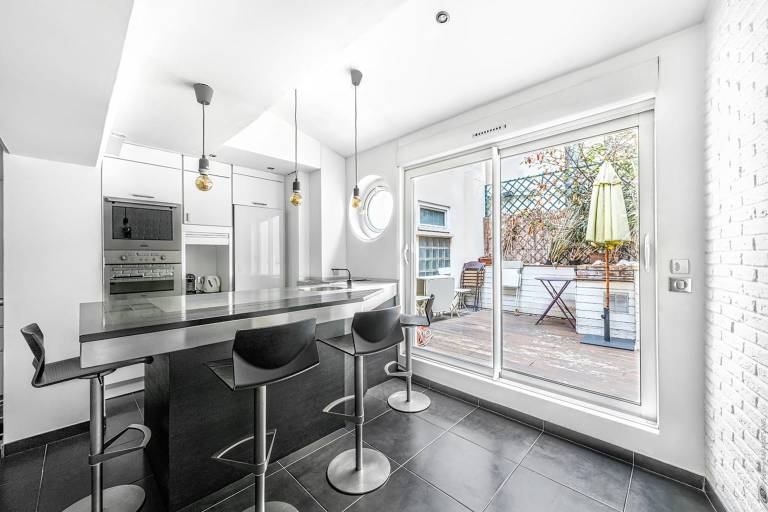 Holiday apartment with patio | Perfect for remote work in Montrouge