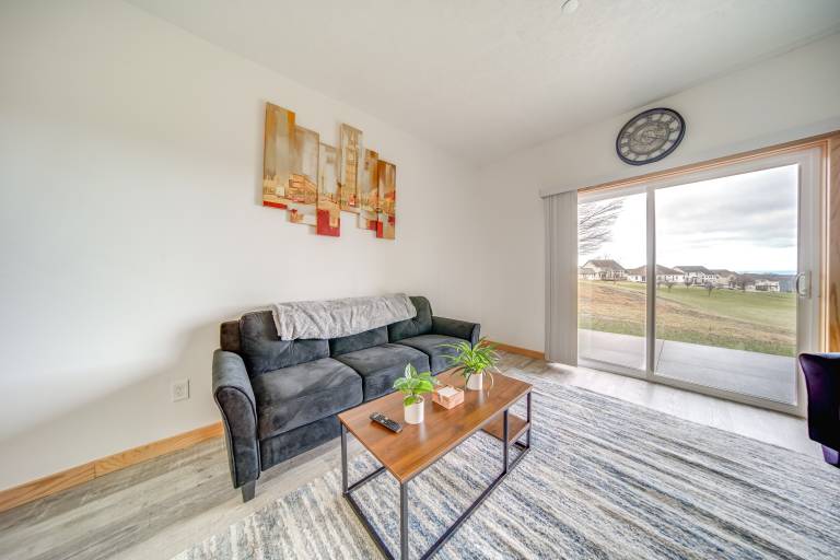 Golf Course View: Centrally Located Condo in Erie — photo 5