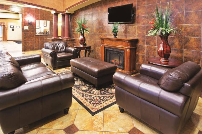 La Quinta Inn & Suites by Wyndham Schertz — photo 4