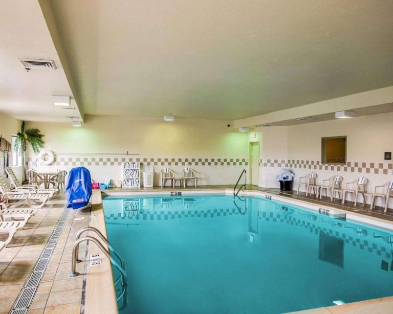 Comfort Inn & Suites Lawrenceburg — photo 4