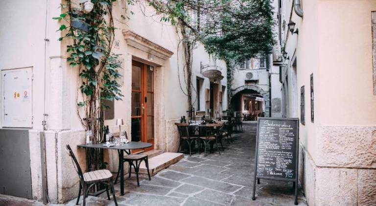 Second Life in Piran - Hotel Zala Piran with private parking and shuttle service in Piran