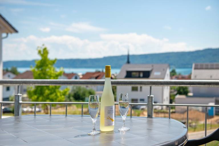 Aura Holiday Home with Lake View, Alpine Panorama, Terrace, Balconies, Garden & Wi-Fi — photo 5