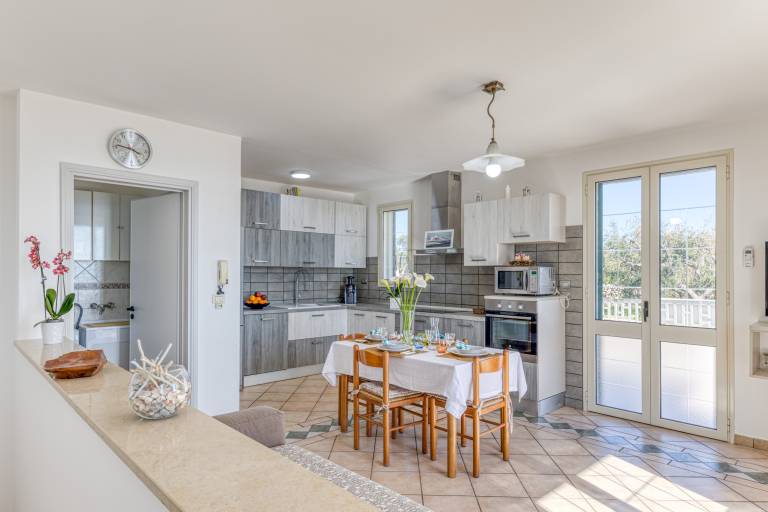 Apartment 'Villetta Del Cuore' with Sea View, Wi-Fi and Air Conditioning — photo 3