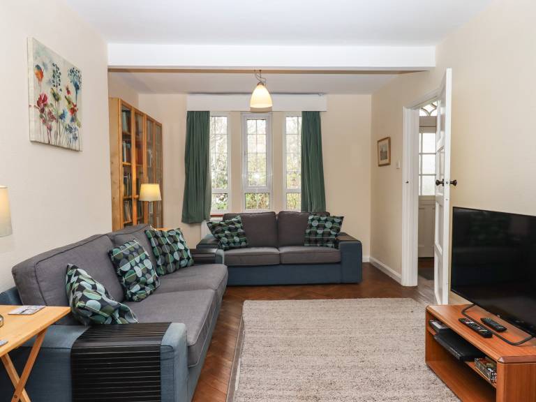 Fully equipped cottage with yard | Beach view | Next to the beach | Pets are welcome — photo 4