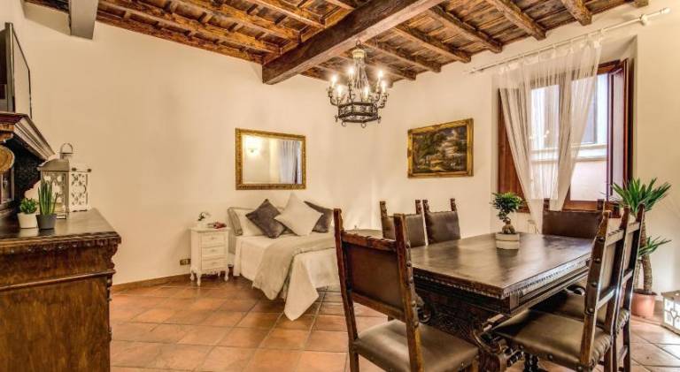 Rental apartment with hot tub | Next to Trevi Fountain | Pets are welcome — photo 3