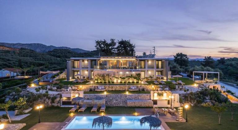 July Offer FREE Daily Breakfast, Massage & Heated Pool at Luxury Villa Olivenest 18pax — photo 3