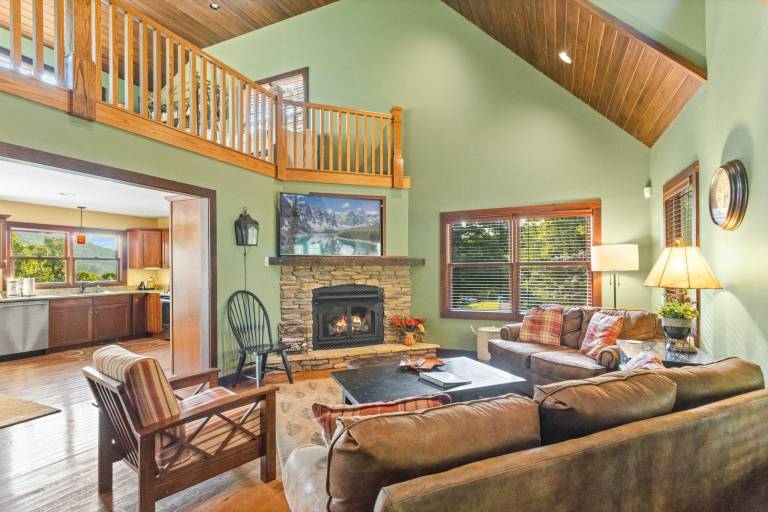 Mountain Cabin On Quiet Property — photo 5