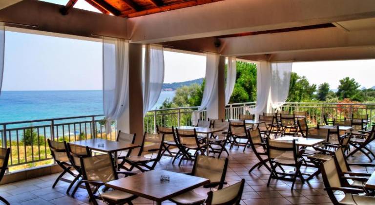 Maranton Beach Hotel — photo 4