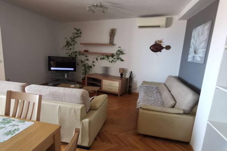Fully equipped holiday apartment with patio & BBQ | Close to the beach | Dogs allowed in Omis
