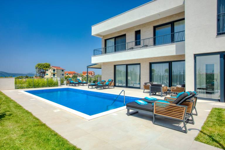 Luxury Villa Touch of Art with Pool — photo 2