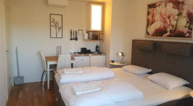 SJOTORPS HOSTEL in Mariestad