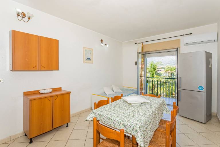 Apartment 'I Ciottoli Dello Ionio - Apt 18' with Sea View, Shared Terrace and Balcony — photo 5