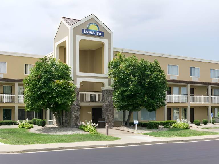 Super 8 by Wyndham Red Deer City Centre in Red Deer, AB