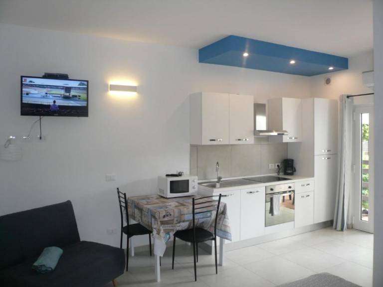 Rental apartment with terrace, garden & grill — photo 5