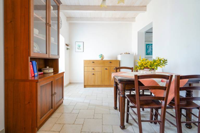 Family-friendly pleasant apartment with terrace, yard & BBQ | Garden view | Pets allowed — photo 3