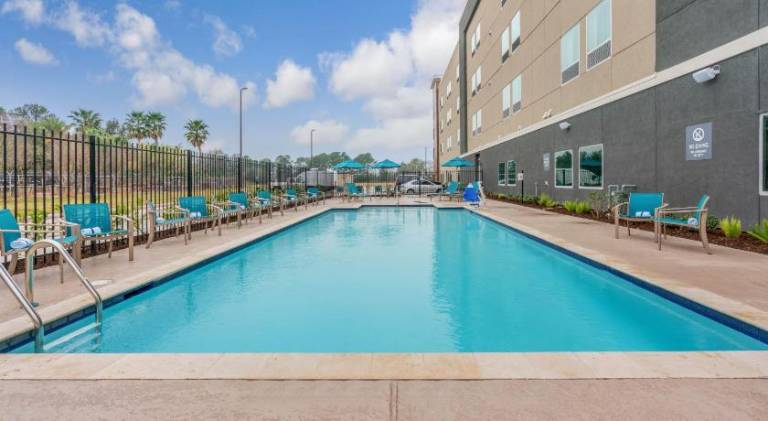 La Quinta Inn and Suites by Wyndham Houston Spring South — photo 5