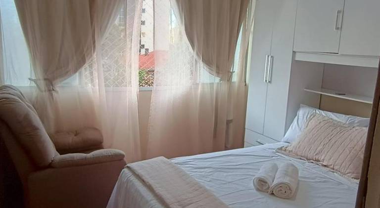 Quarto ao lado da praca da Liberdade in Belo Horizonte