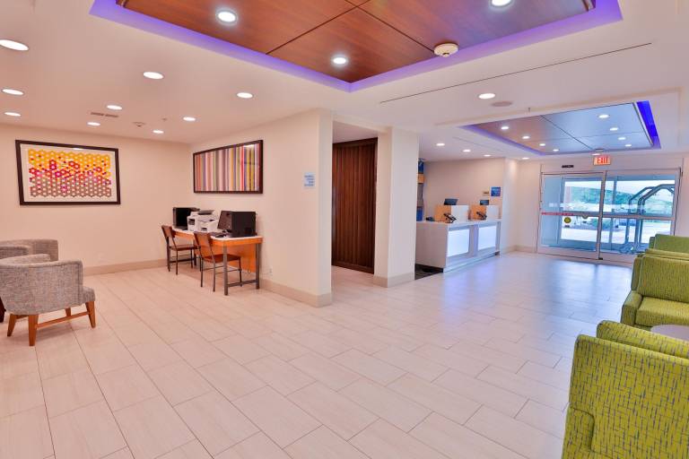 Holiday Inn Express Hotel & Suites Dickson By IHG — photo 4