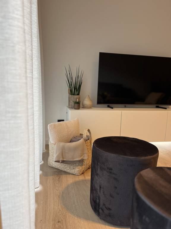 Rental apartment with patio & pool | City view — photo 4