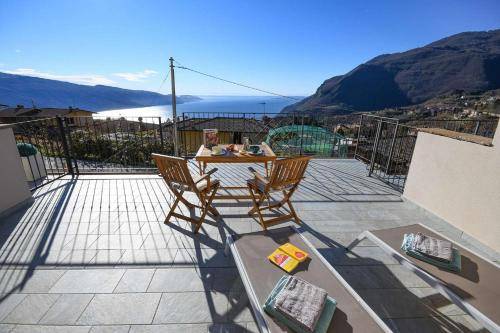 Serviced apartment with patio, yard & hot tub | Suitable for remote work — photo 4