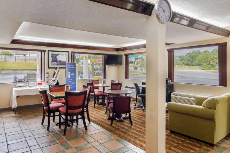 Econo Lodge Byron - Warner Robins — photo 5