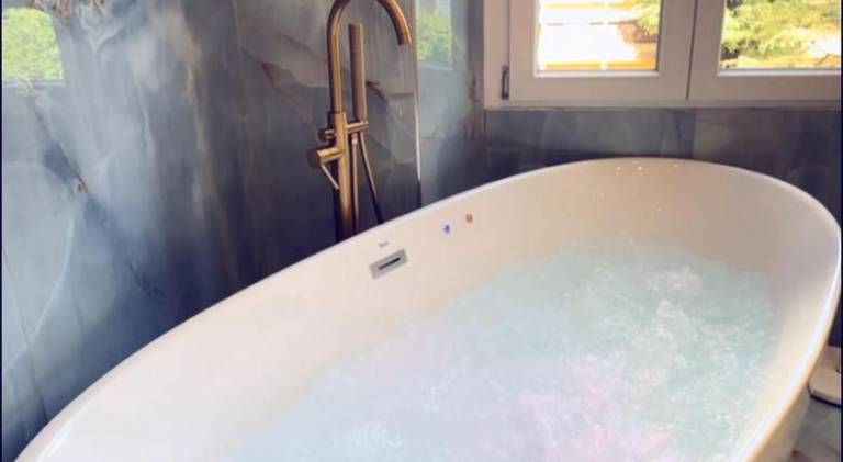 Holiday apartment with hot tub — photo 3