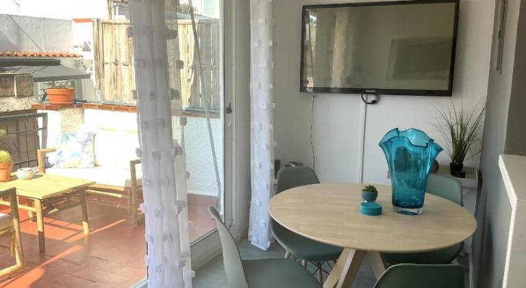 Rental apartment with patio — photo 4