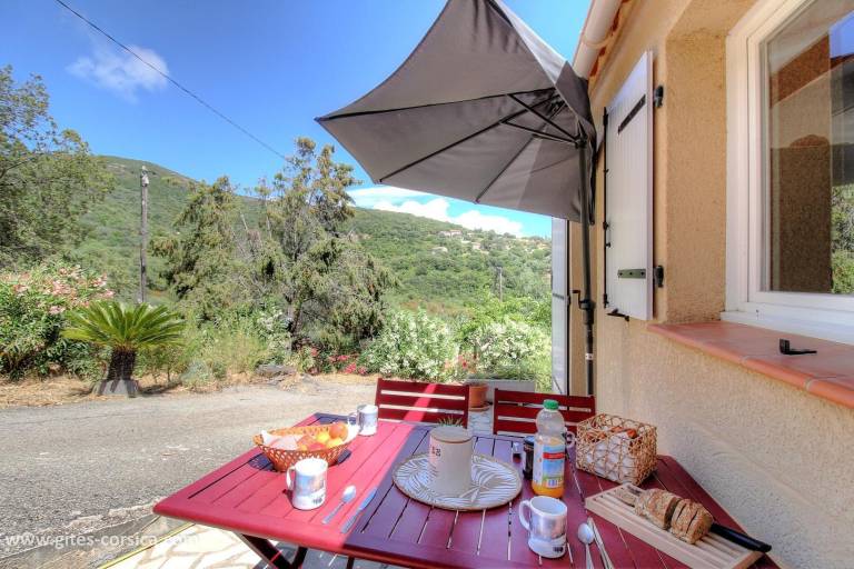 Gite with barbecue, terrace & yard | Sea view | Pet-friendly — photo 3