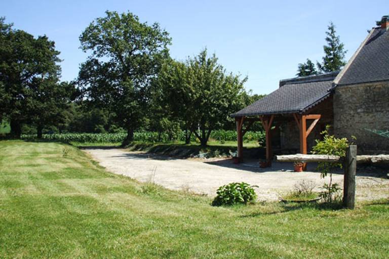 Gite with garden, grill & patio — photo 3