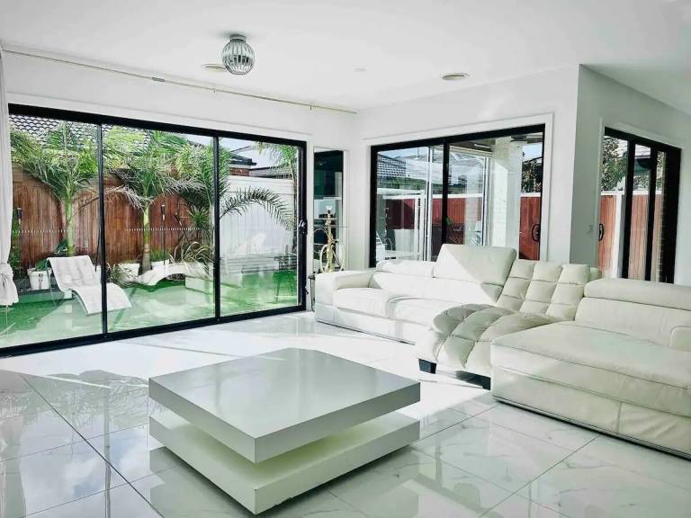 Villa Point Cook