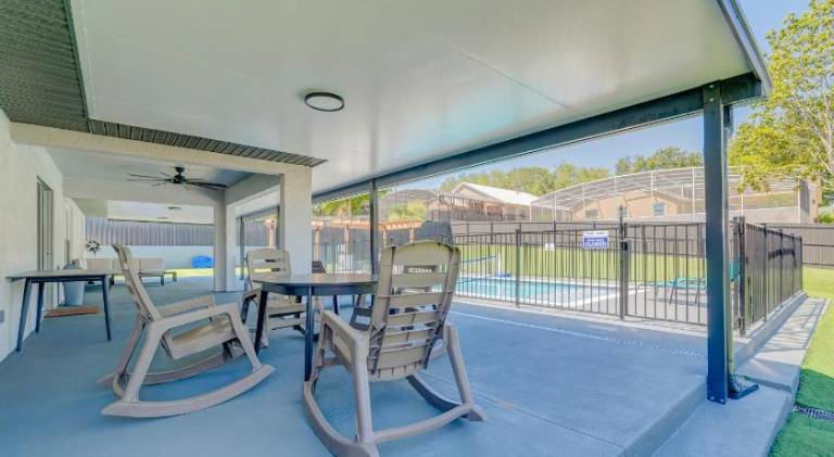 Vacation home with pool | Pet-friendly — photo 4