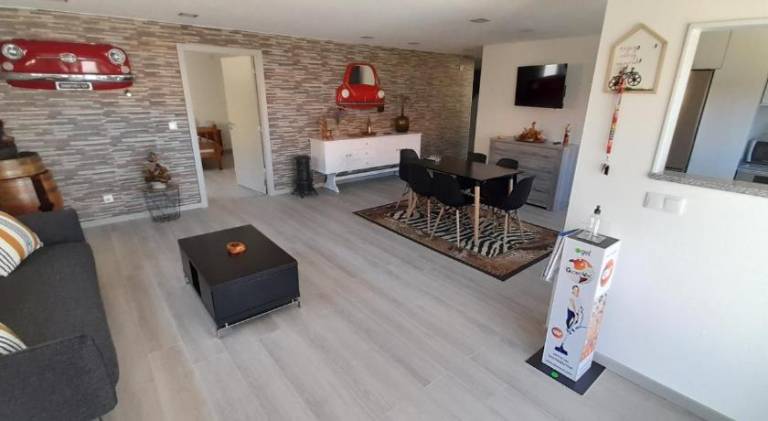 Apartment with patio, private pool & garden — photo 2