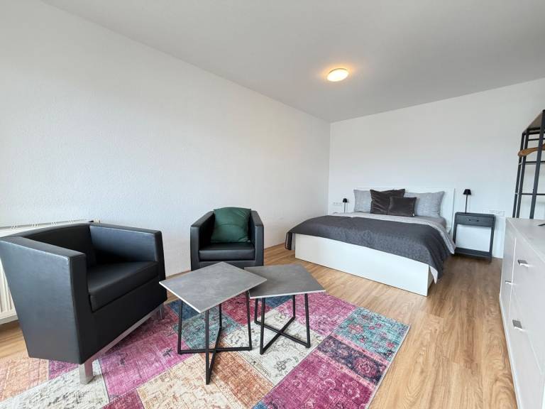 Modernes Apartment in Friedrichshafen mit Balkon, Aufzug und Parkplatz — photo 2