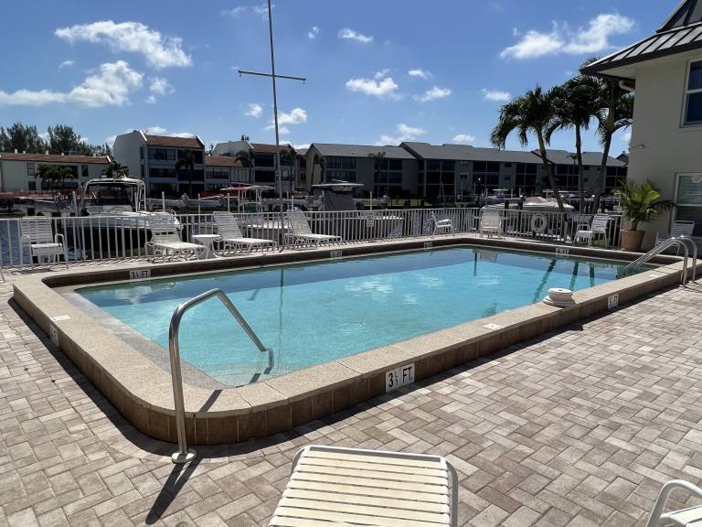 Condo  Caloosahatchee