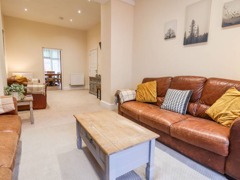 Children-friendly cottage with terrace, garden & jacuzzi | Beach view | Next to the beach | Pets allowed — photo 4
