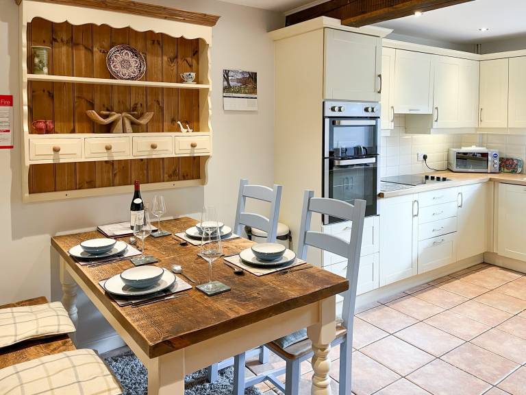 Family-oriented cottage with garden & barbeque | Pets allowed — photo 3
