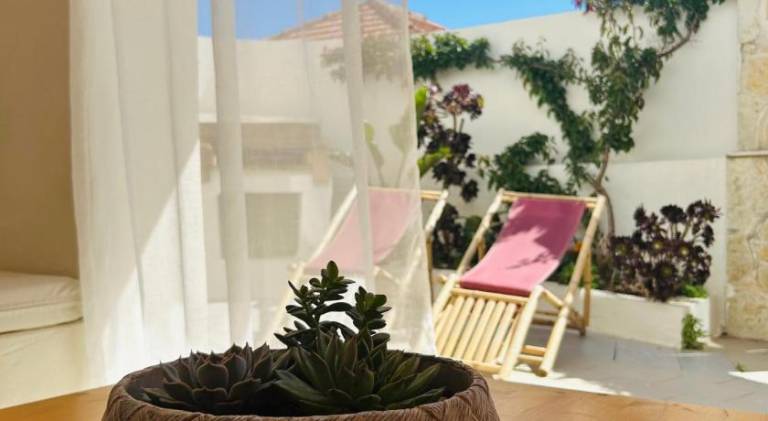 Vacation home with barbecue, patio & garden — photo 4
