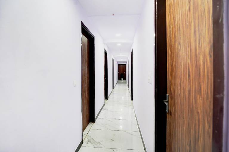 Super Collection O Hotel Star Inn Near By Hindon Airforce Mohan Nagar Ghaziabad